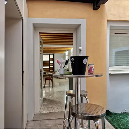 - Lovely In The Center! Apartment